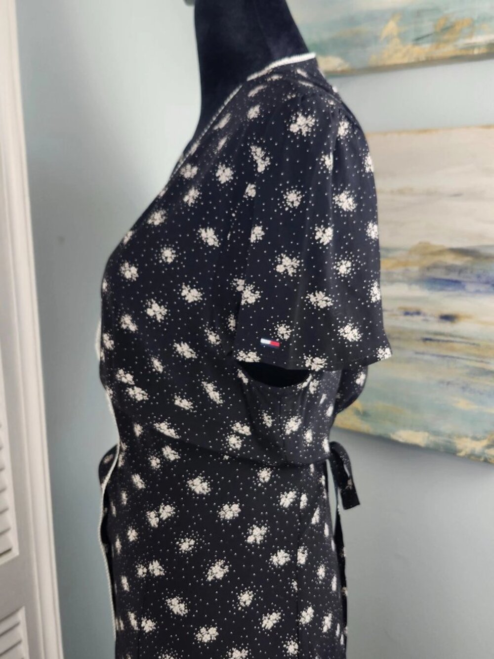 Tommy Jeans Dress XL Satin Feel Black Floral Tie Back V Neck 90's off duty Model - Picture 4 of 12